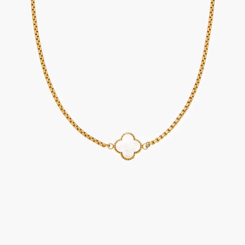 Pearl clover necklace