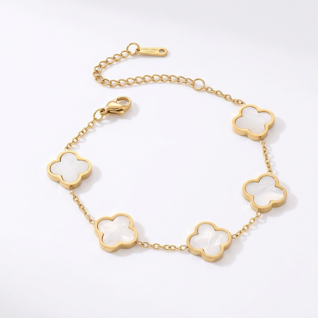 Clover Bracelet – Gold-Plated Bracelet with a Four-Leaf Clover Motif