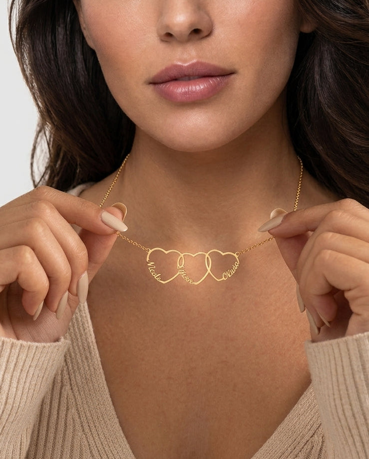 Personalized heart-shaped name necklace