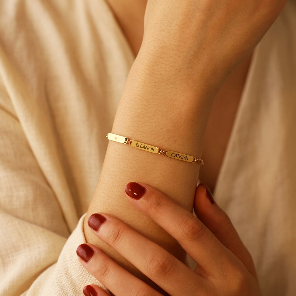 Bracelet with multiple names